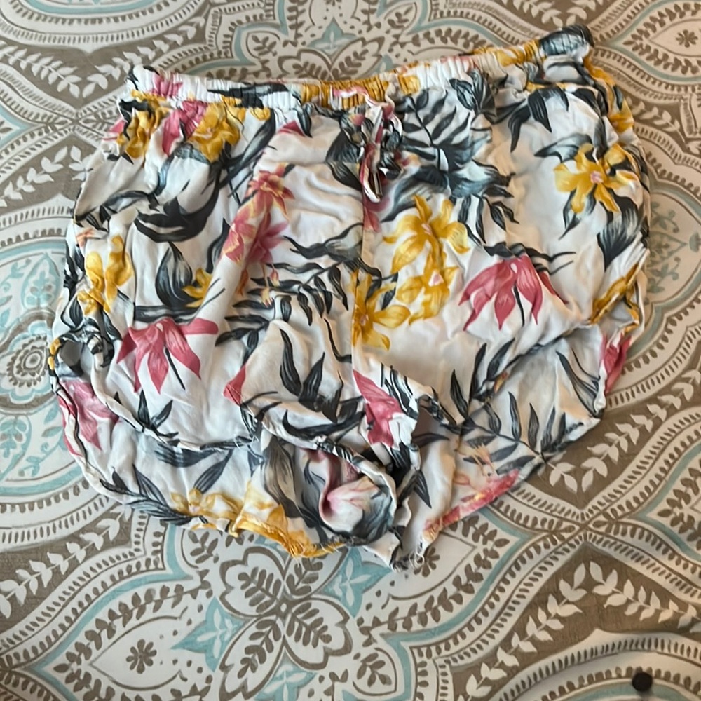 divided floral shorts!